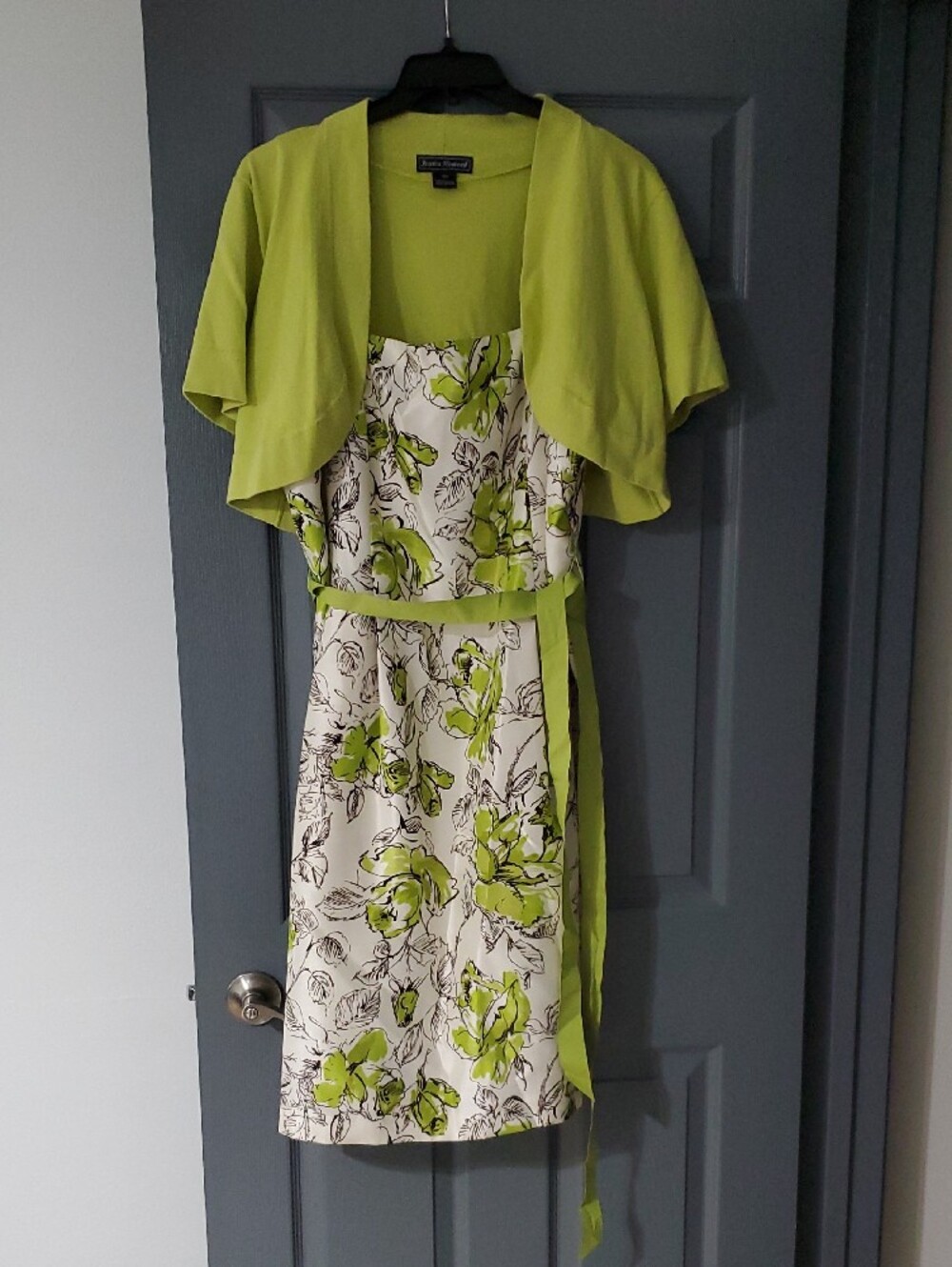 Jessica Howard Green Floral Midi Dress